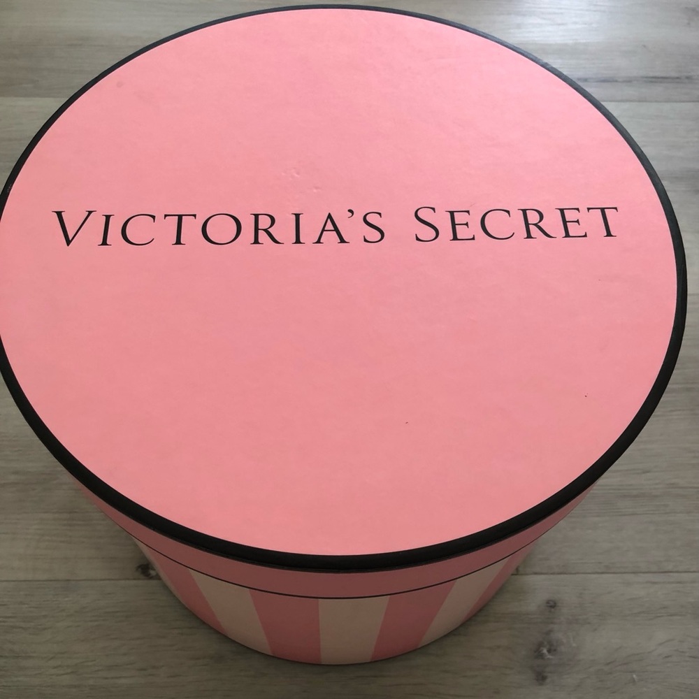 Victoria’s Secret Round Hat Box
